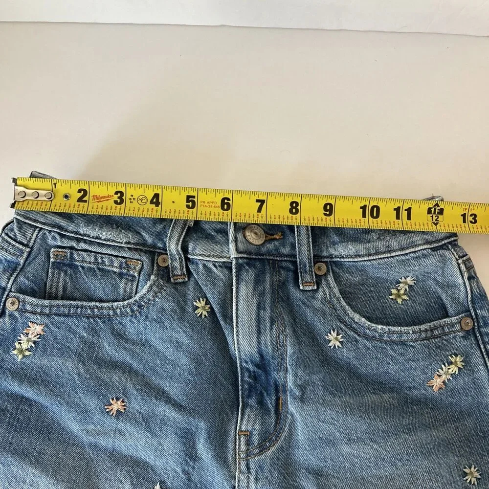 American Eagle Mom Denim Shorts Floral Embroidered Cut Off High Rise Size 00
